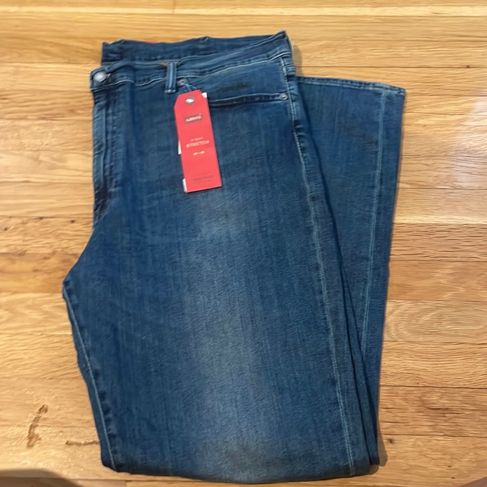 BRAND NEW LEVIS! Size 42